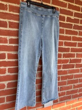 We the Free Light Wash Women's Stretch Pull On Denim Jeans
